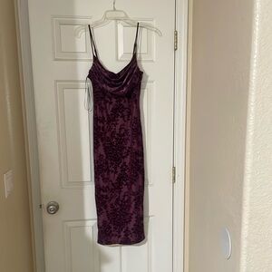 Windsor Purple Midi Dress with Elegant Silhouette
